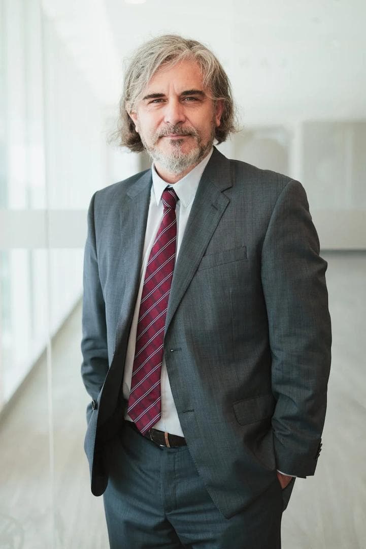 Senior Lawyer